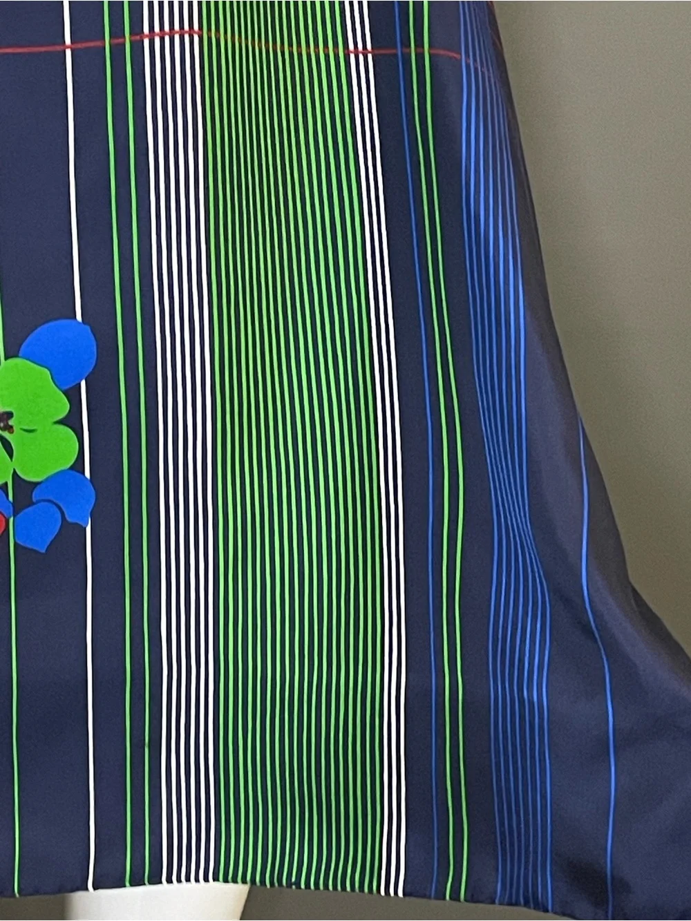 Gorg Vintage Jean Patou Silk Scarf 34 In Very Good Condition